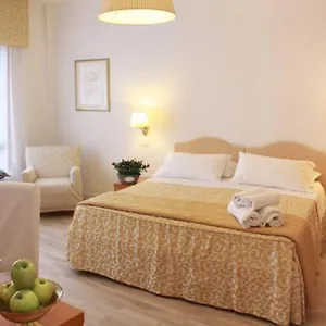 https://residenza-giacomuzzi.hotelinveneto.com