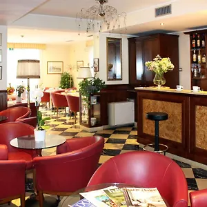 Otel Regit, Mestre